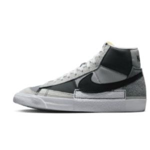 Nike blazers- men’s size 6 women’s 7.5